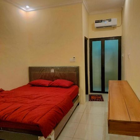 Sulfat Indah Home Stay Syariah Ngadipuro Bagian luar foto