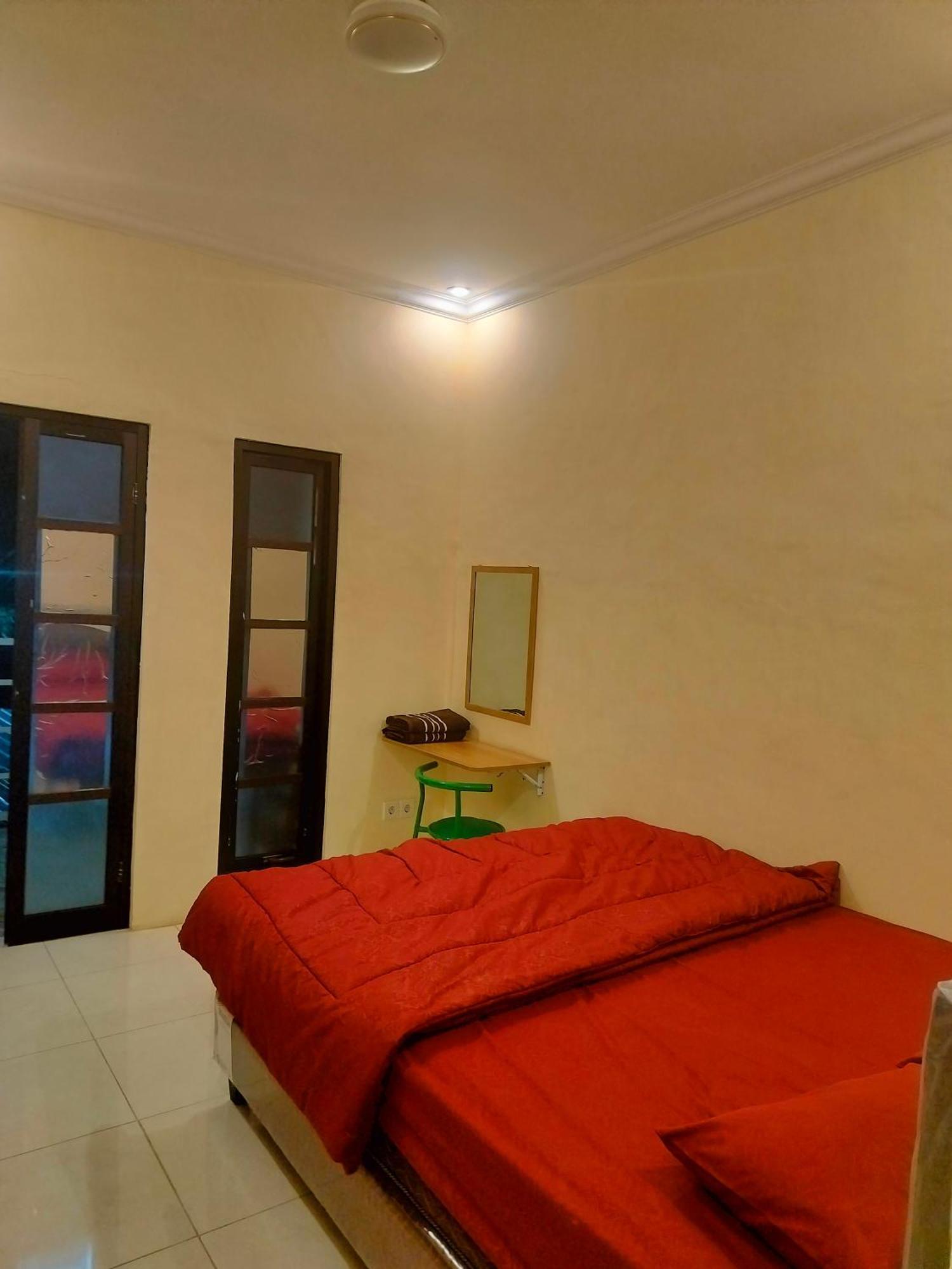 Sulfat Indah Home Stay Syariah Ngadipuro Bagian luar foto