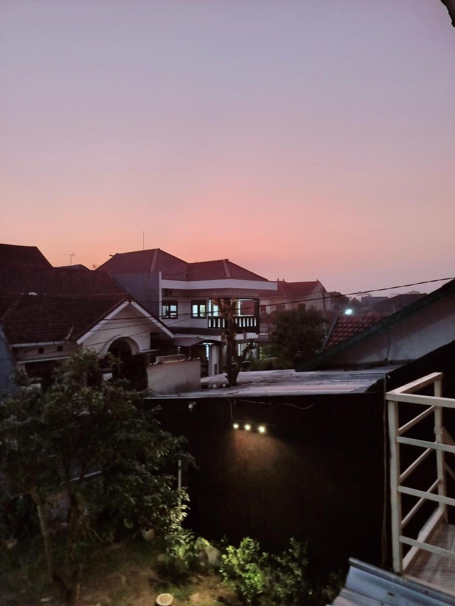 Sulfat Indah Home Stay Syariah Ngadipuro Bagian luar foto