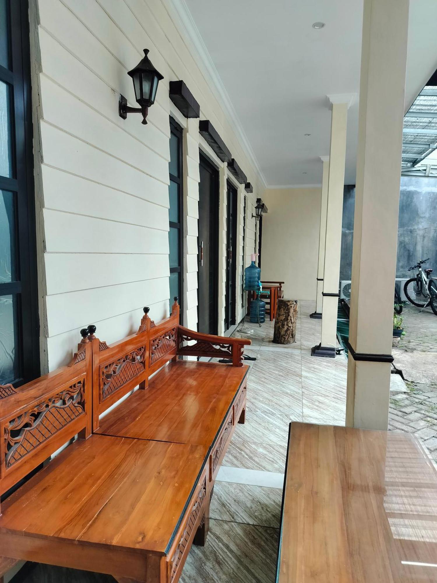 Sulfat Indah Home Stay Syariah Ngadipuro Bagian luar foto