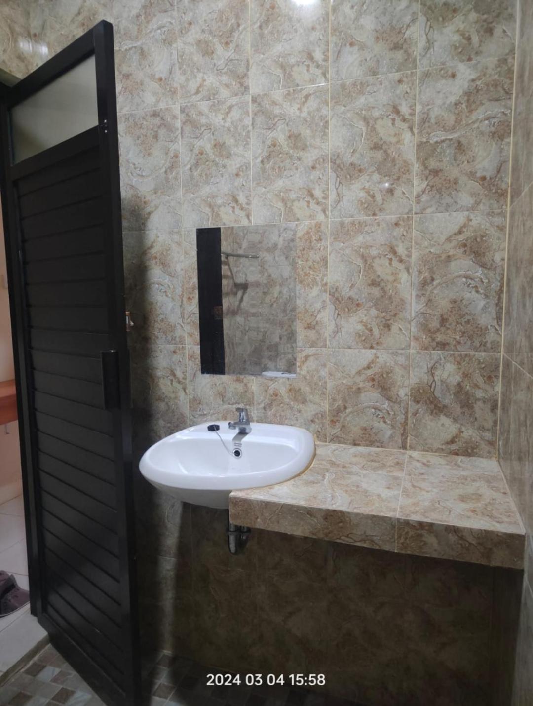 Sulfat Indah Home Stay Syariah Ngadipuro Bagian luar foto